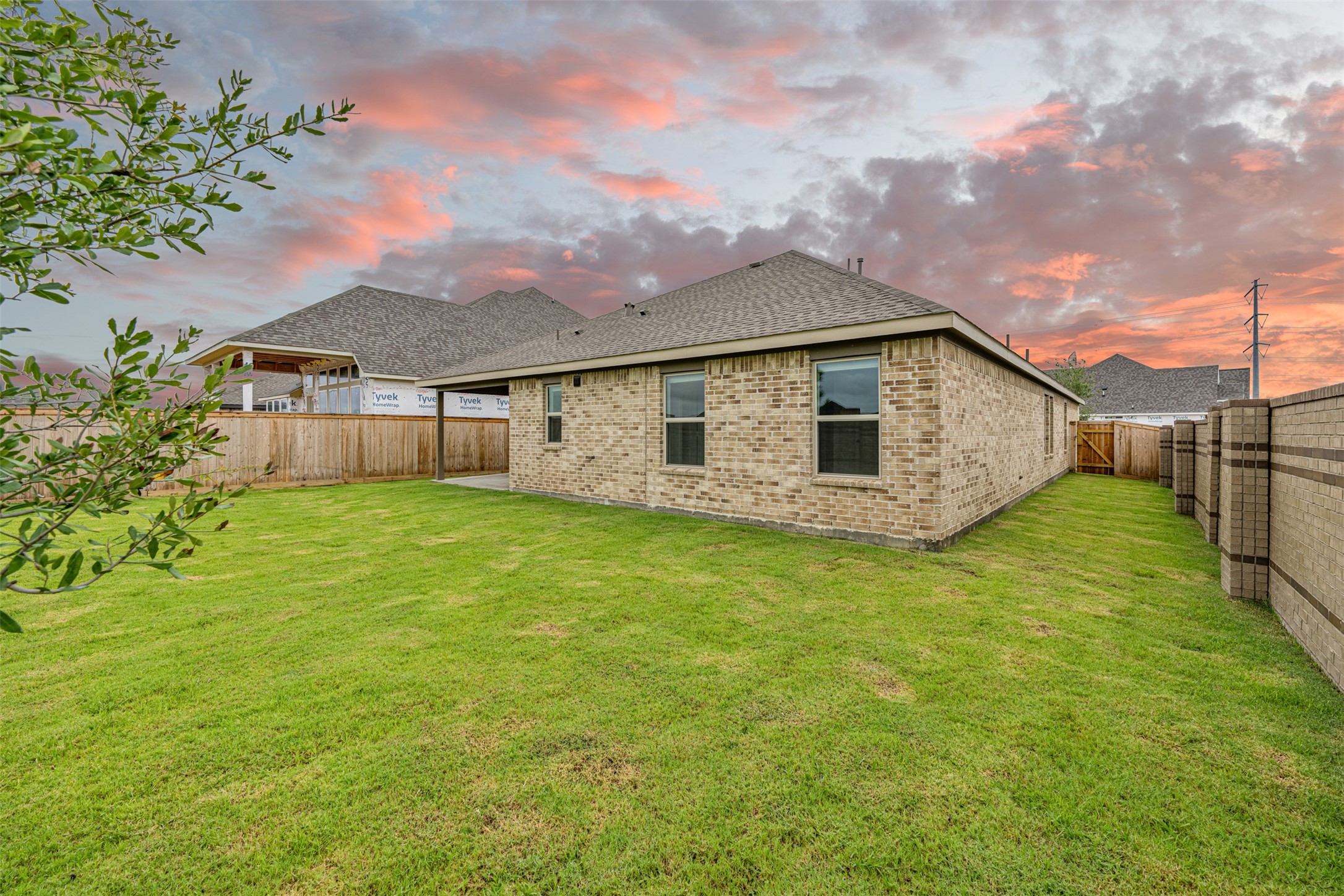 10903 Tropical Queen Lane Property Photo 9