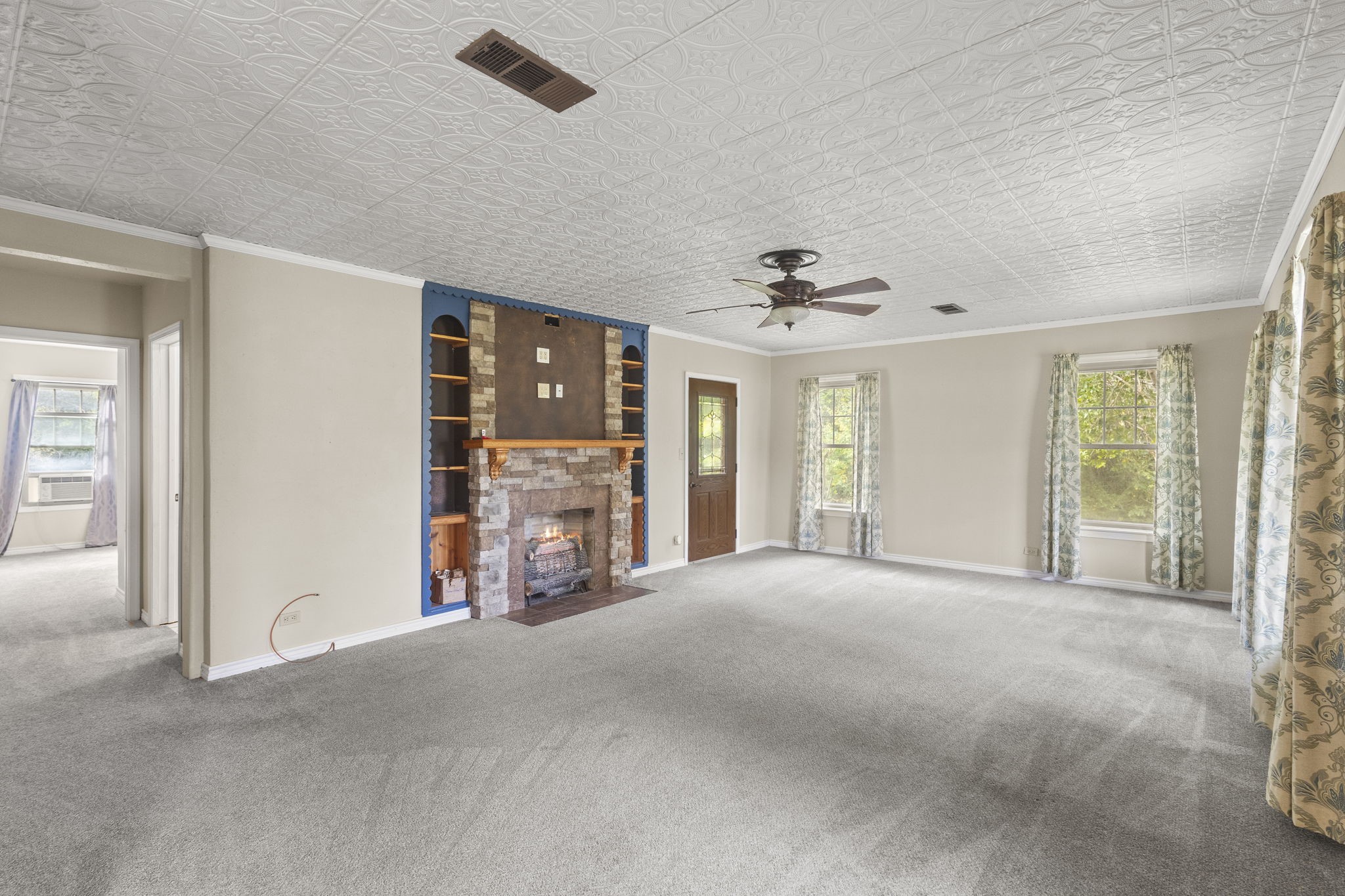 301 N Pine Street Property Photo 9