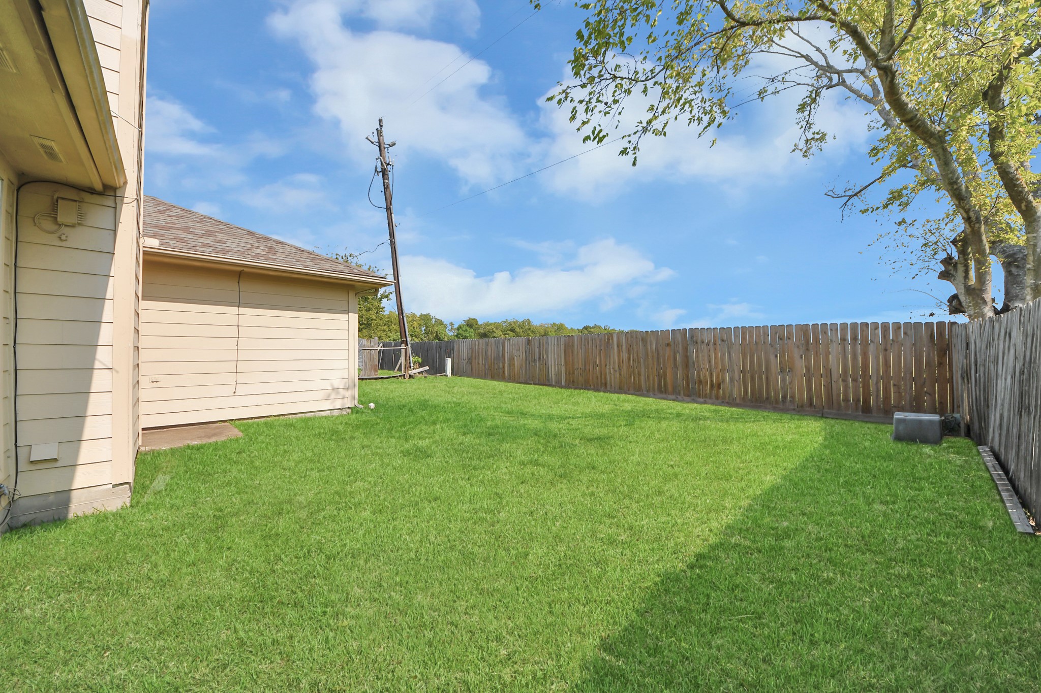 1928 Woodland Hills Drive Property Photo 2