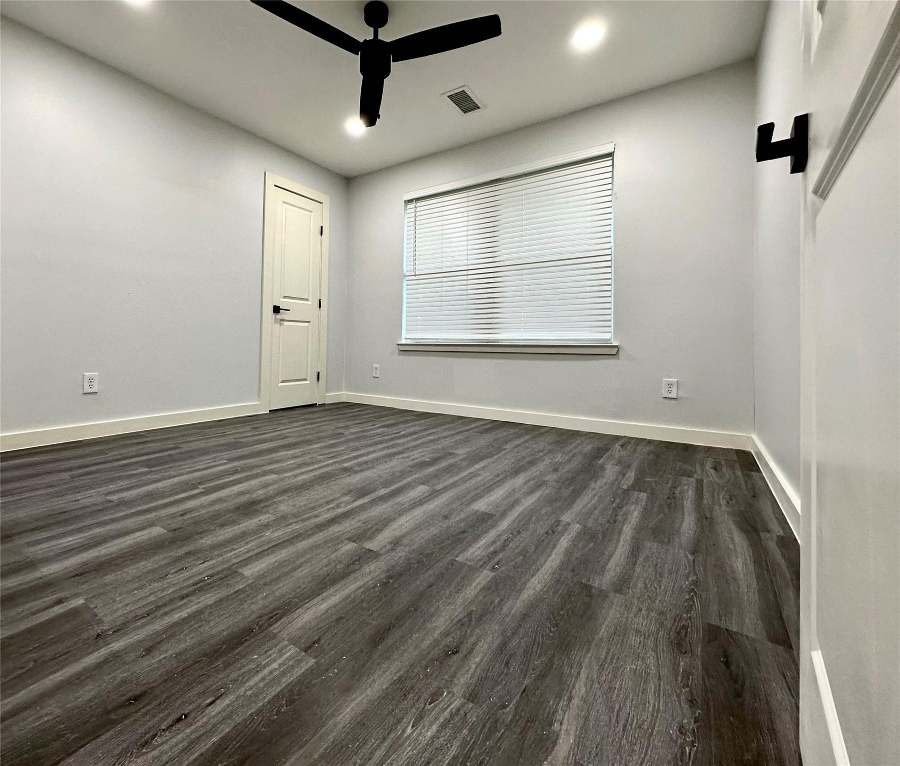 8058 Longridge Drive Property Photo 12