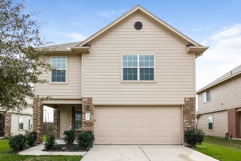 19151 Sandelford Drive Property Photo 1