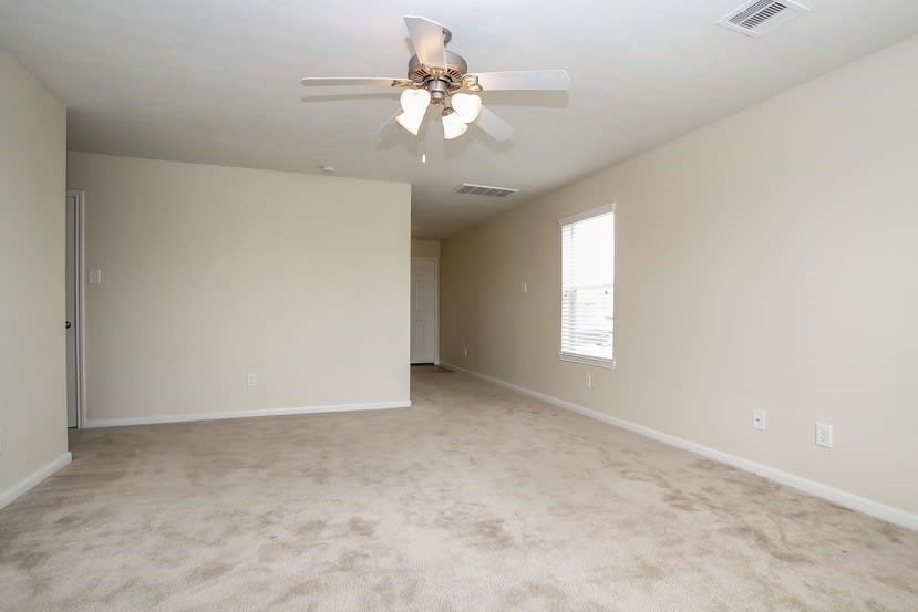 19151 Sandelford Drive Property Photo 4