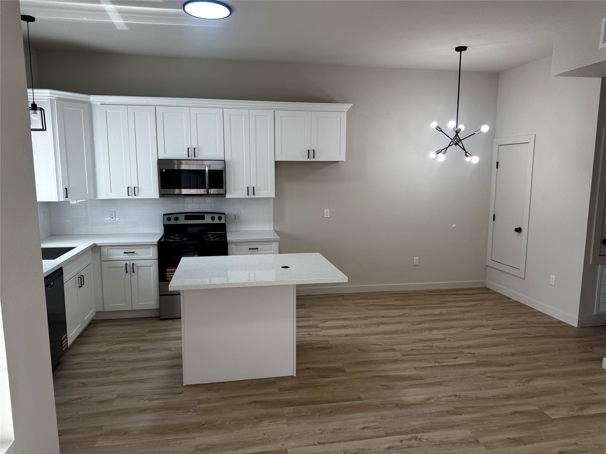 9713 Cargil Property Photo 7