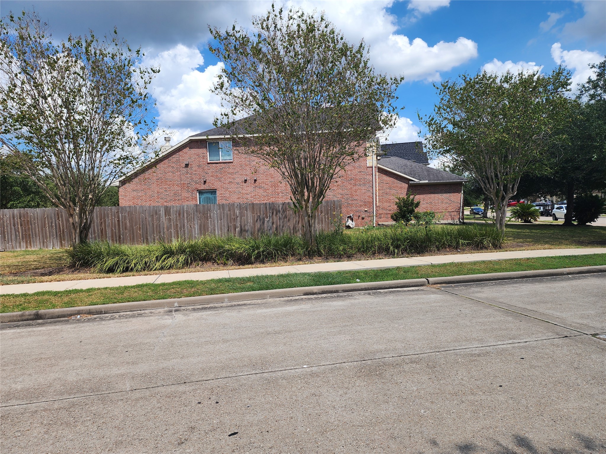 8930 Silent Hills Lane Property Photo 3