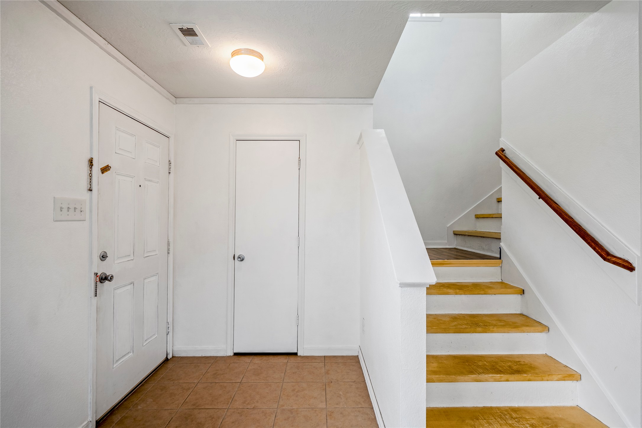 1234 Grassy View Drive Property Photo 5