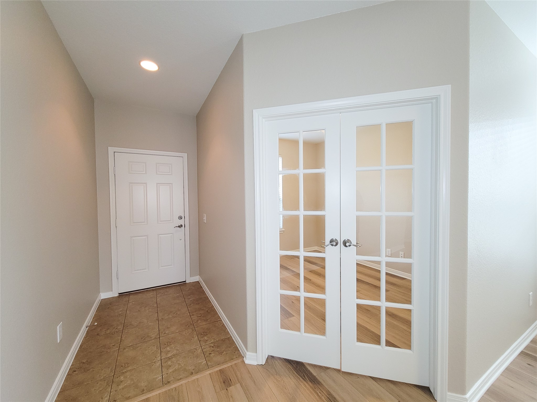 6535 Dayridge Lane Property Photo 8