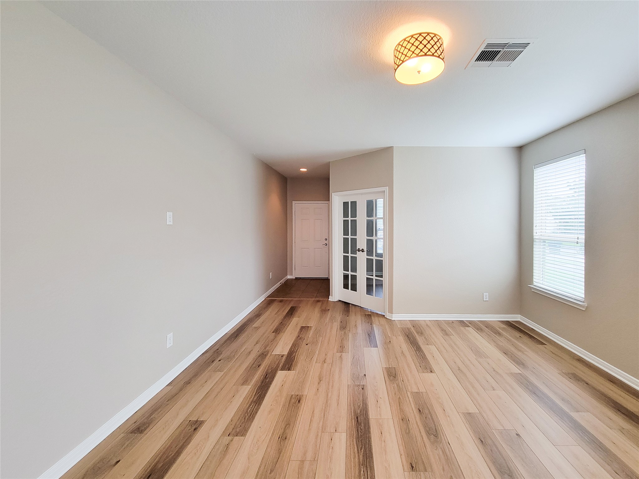 6535 Dayridge Lane Property Photo 13