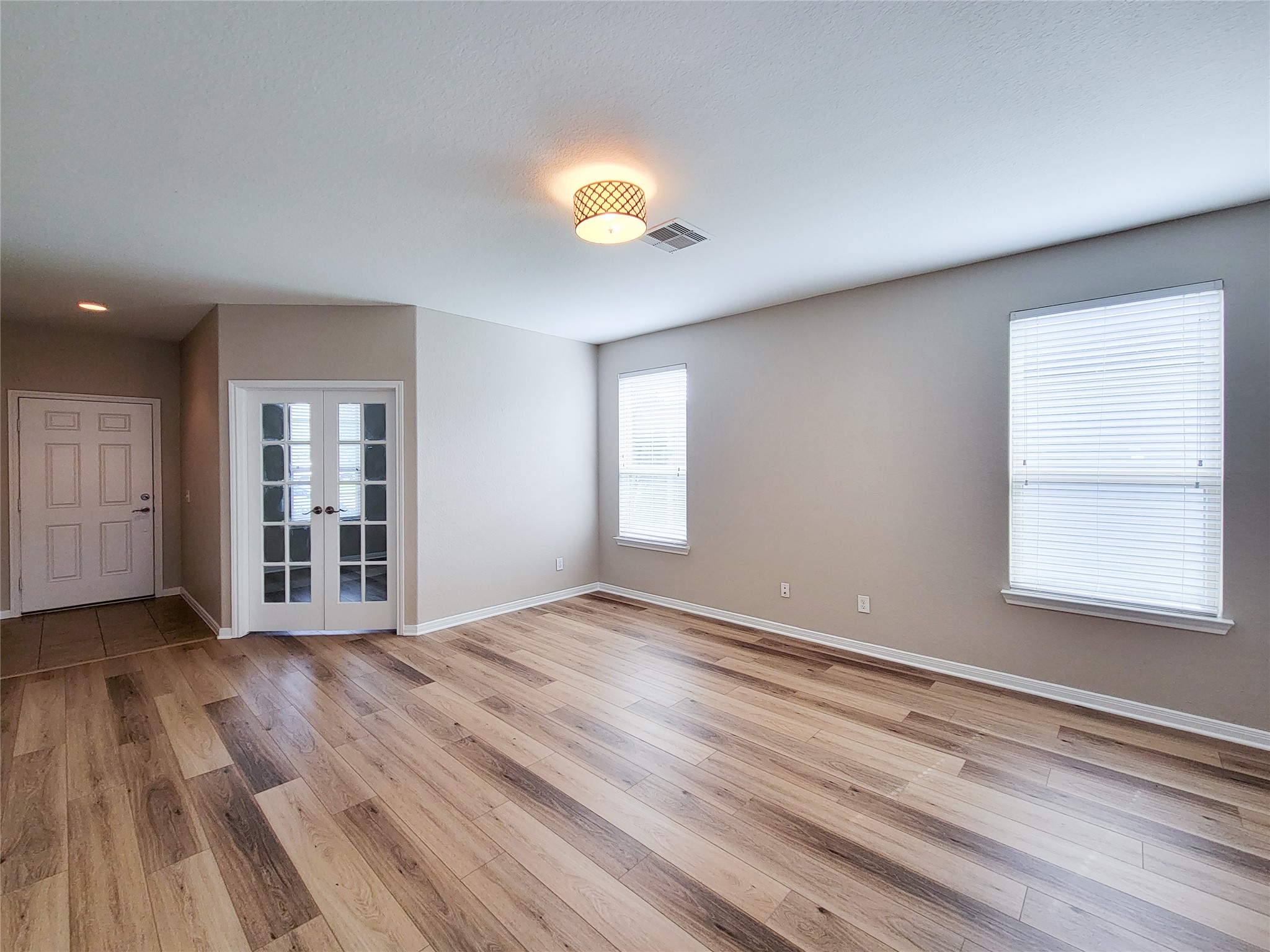 6535 Dayridge Lane Property Photo 14