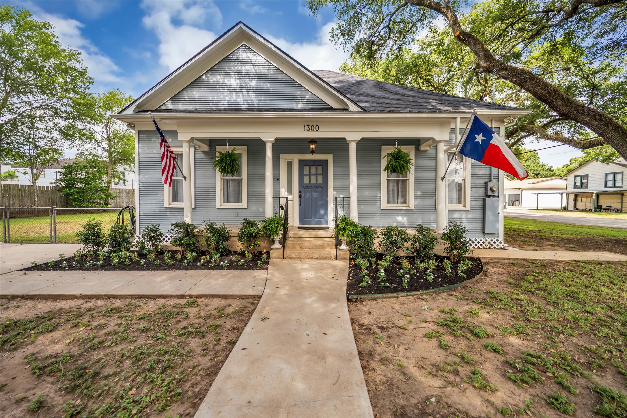 1300 7th Street Property Photo 3