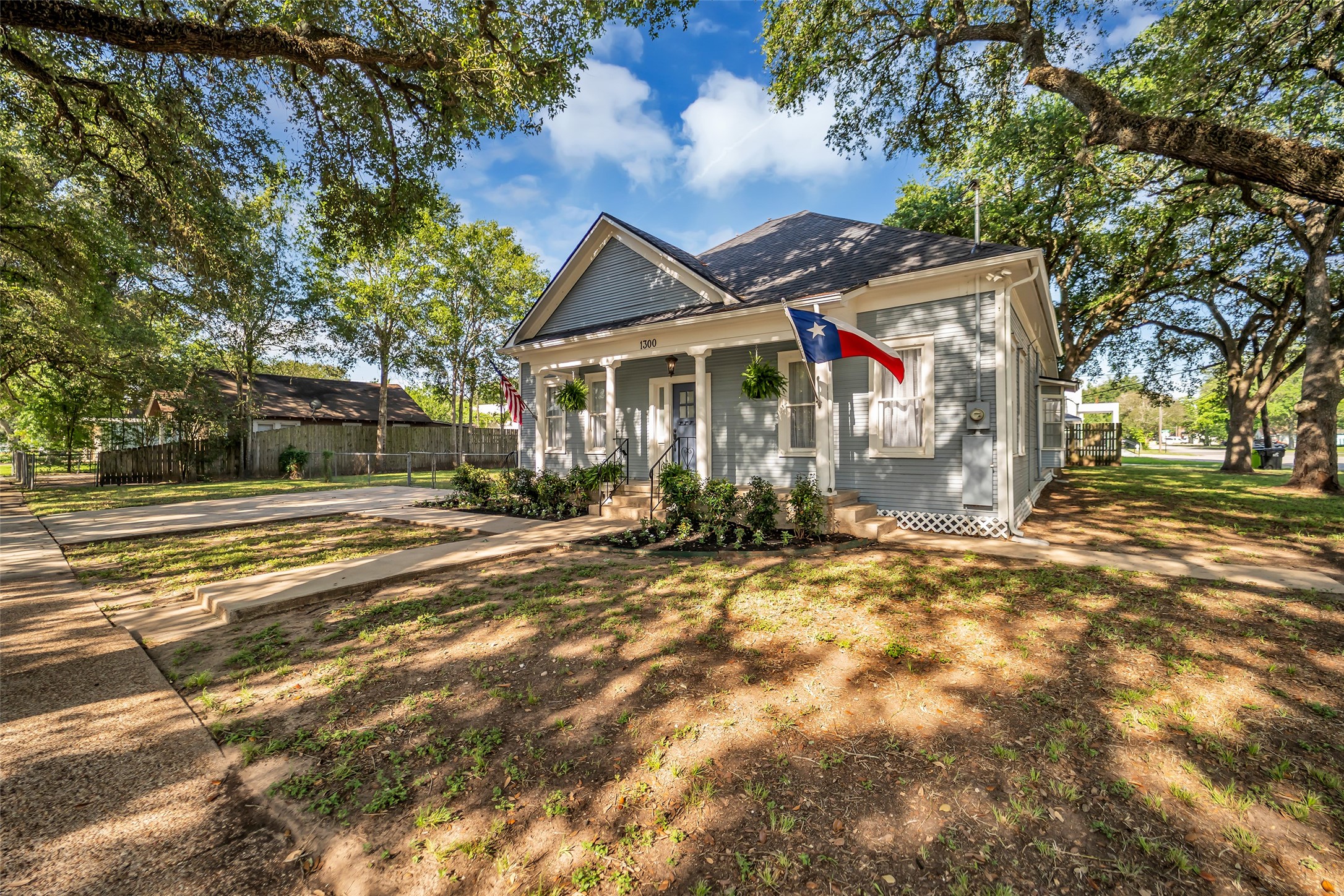 1300 7th Street Property Photo 5