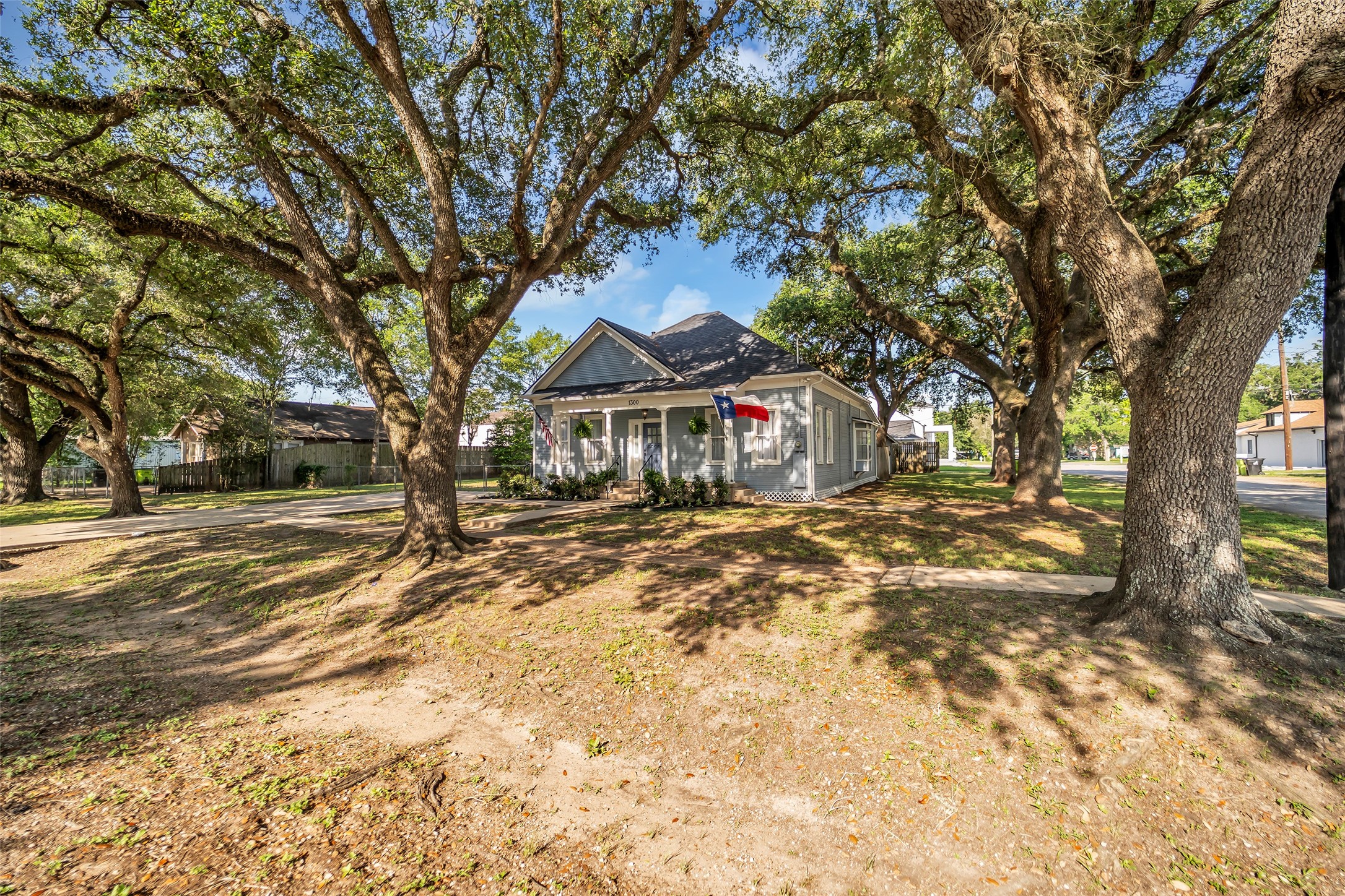 1300 7th Street Property Photo 6