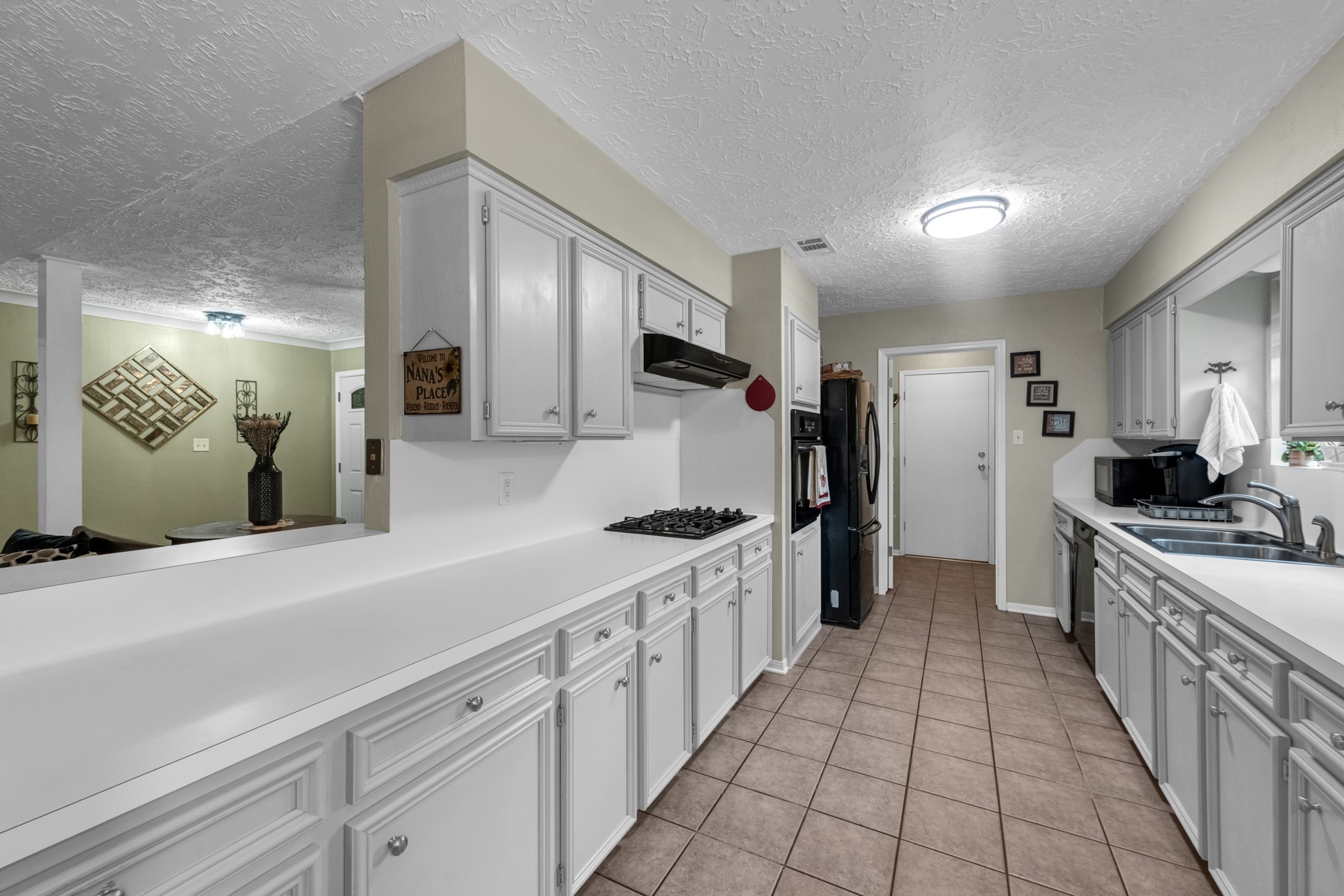 4718 Lost Oak Drive Property Photo 15