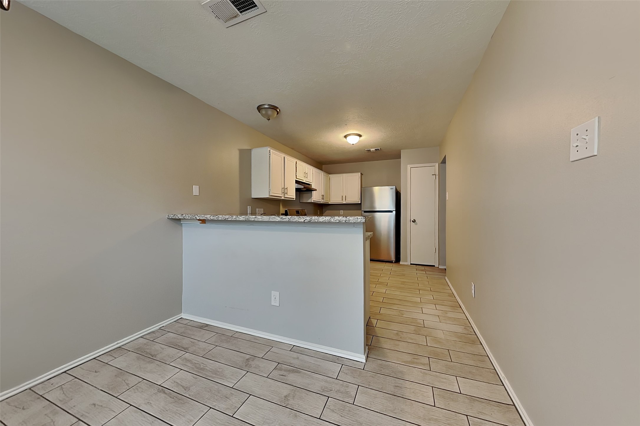 26010 Richards Road Property Photo 6