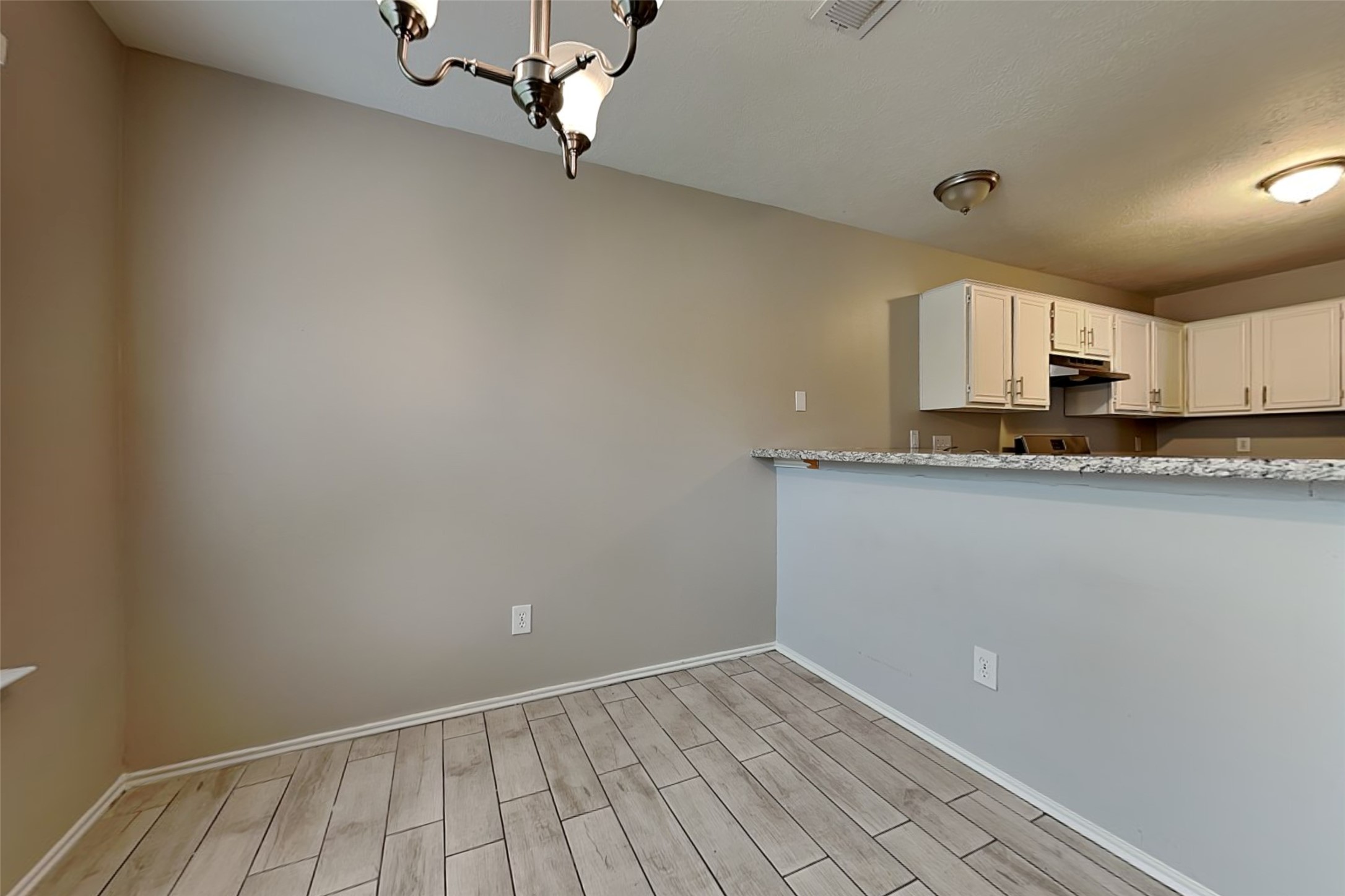 26010 Richards Road Property Photo 7