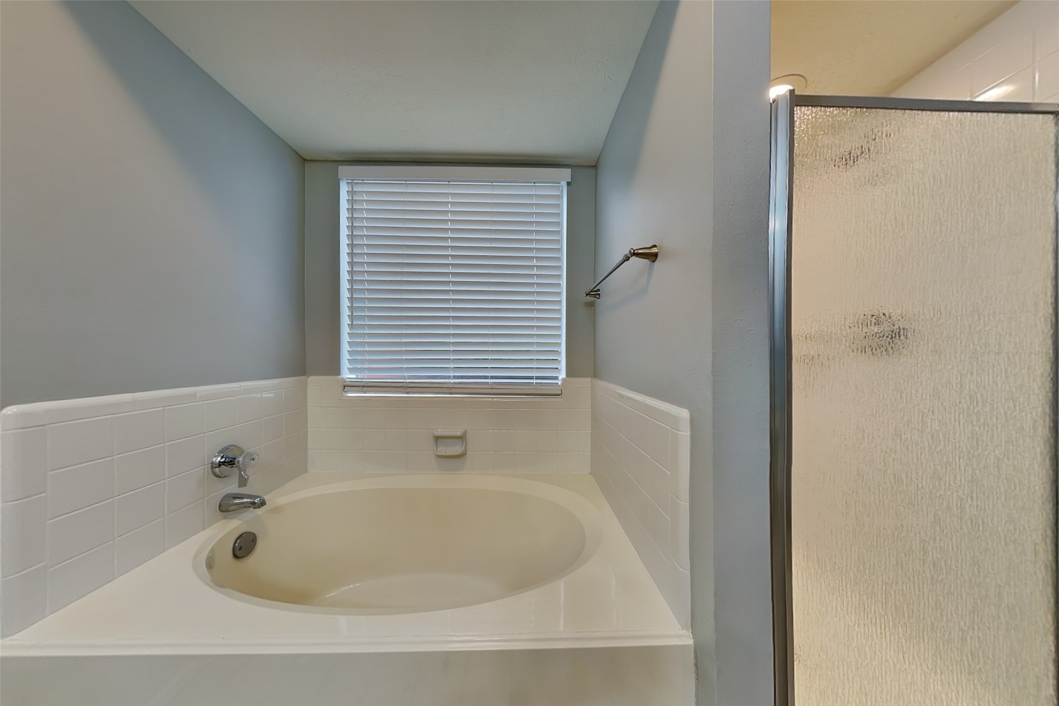 26010 Richards Road Property Photo 11