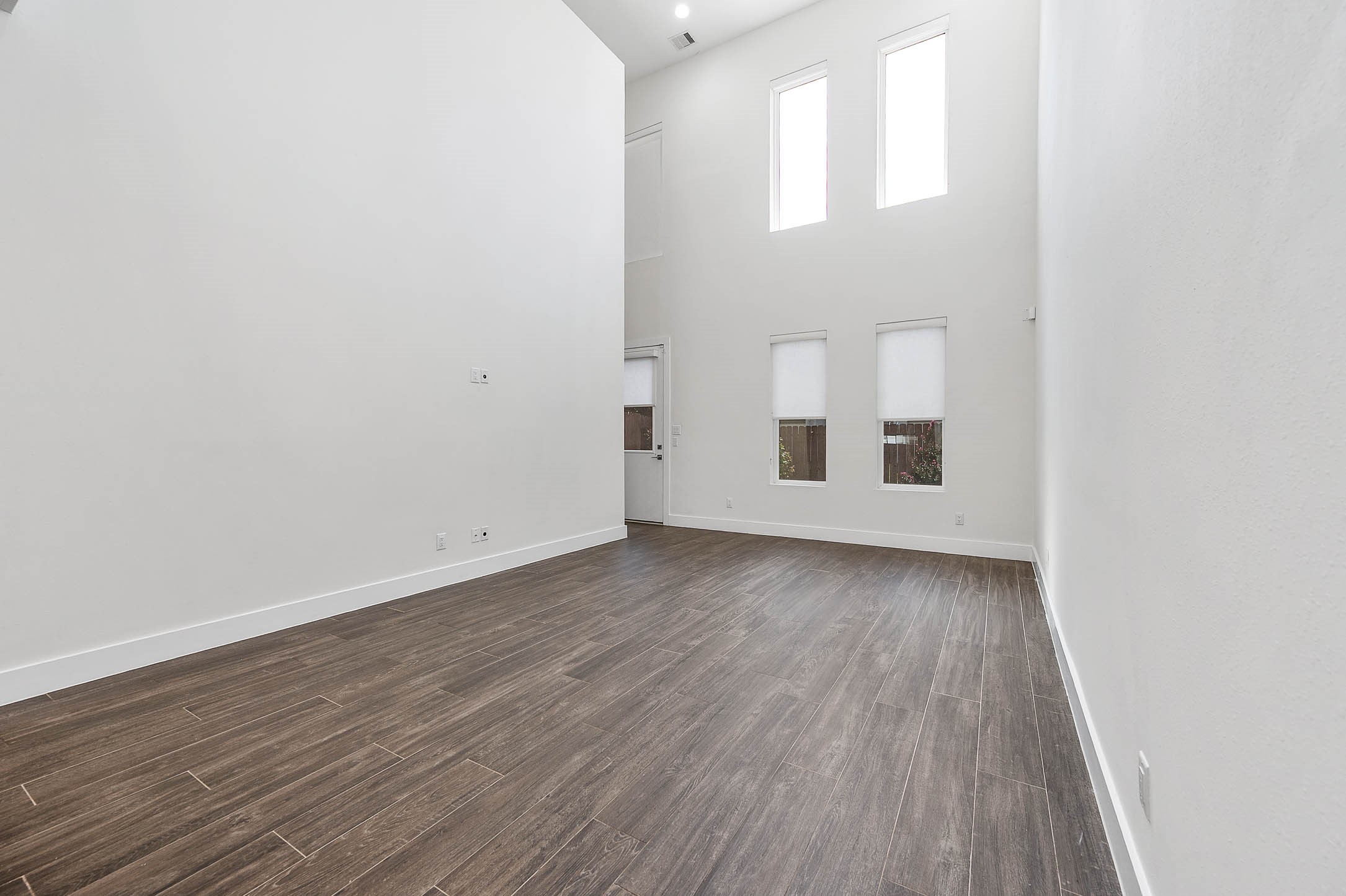 5519 Paraiso Place Property Photo 10