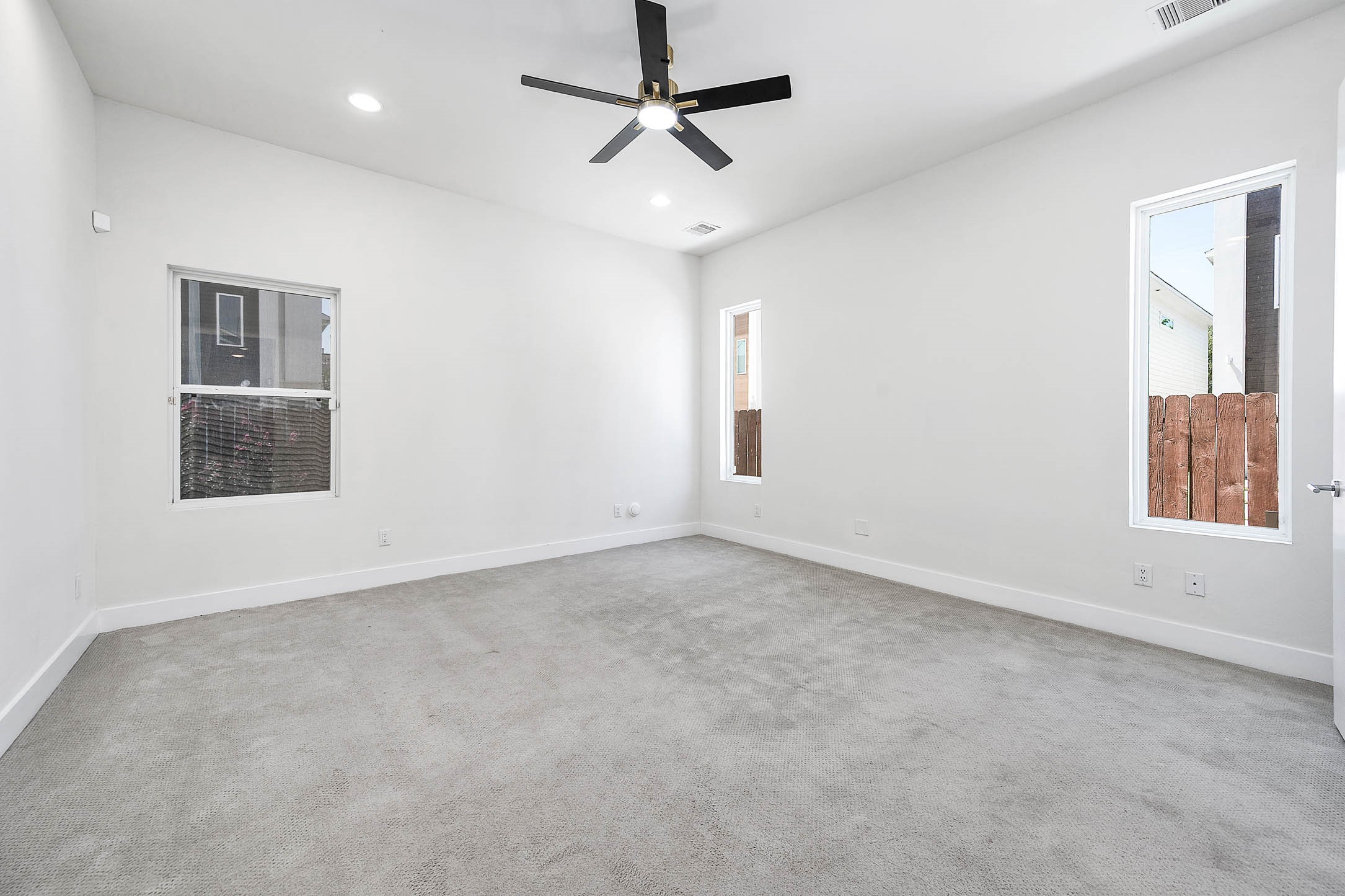 5519 Paraiso Place Property Photo 13