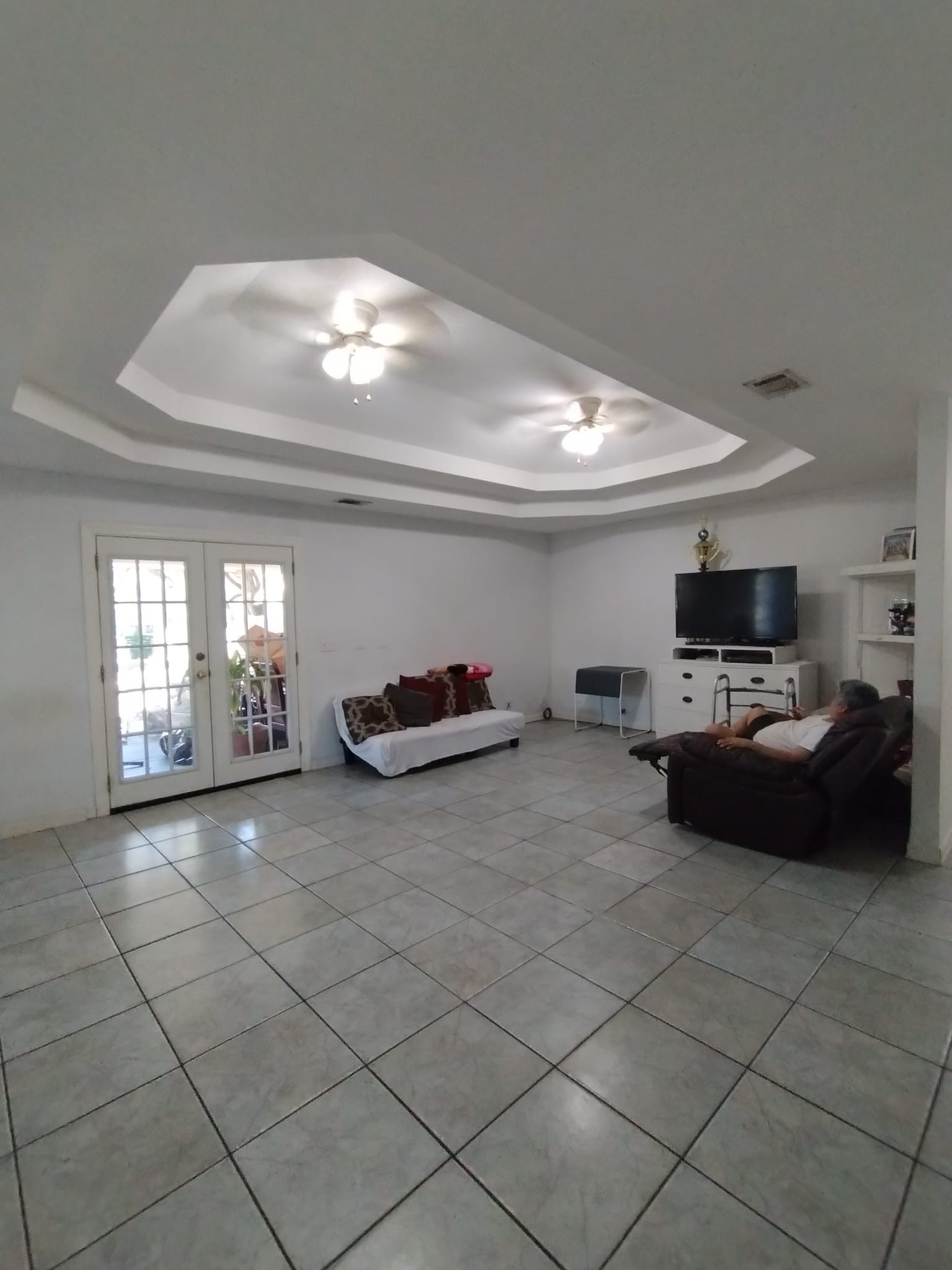 1525 Calvit Street Property Photo 6
