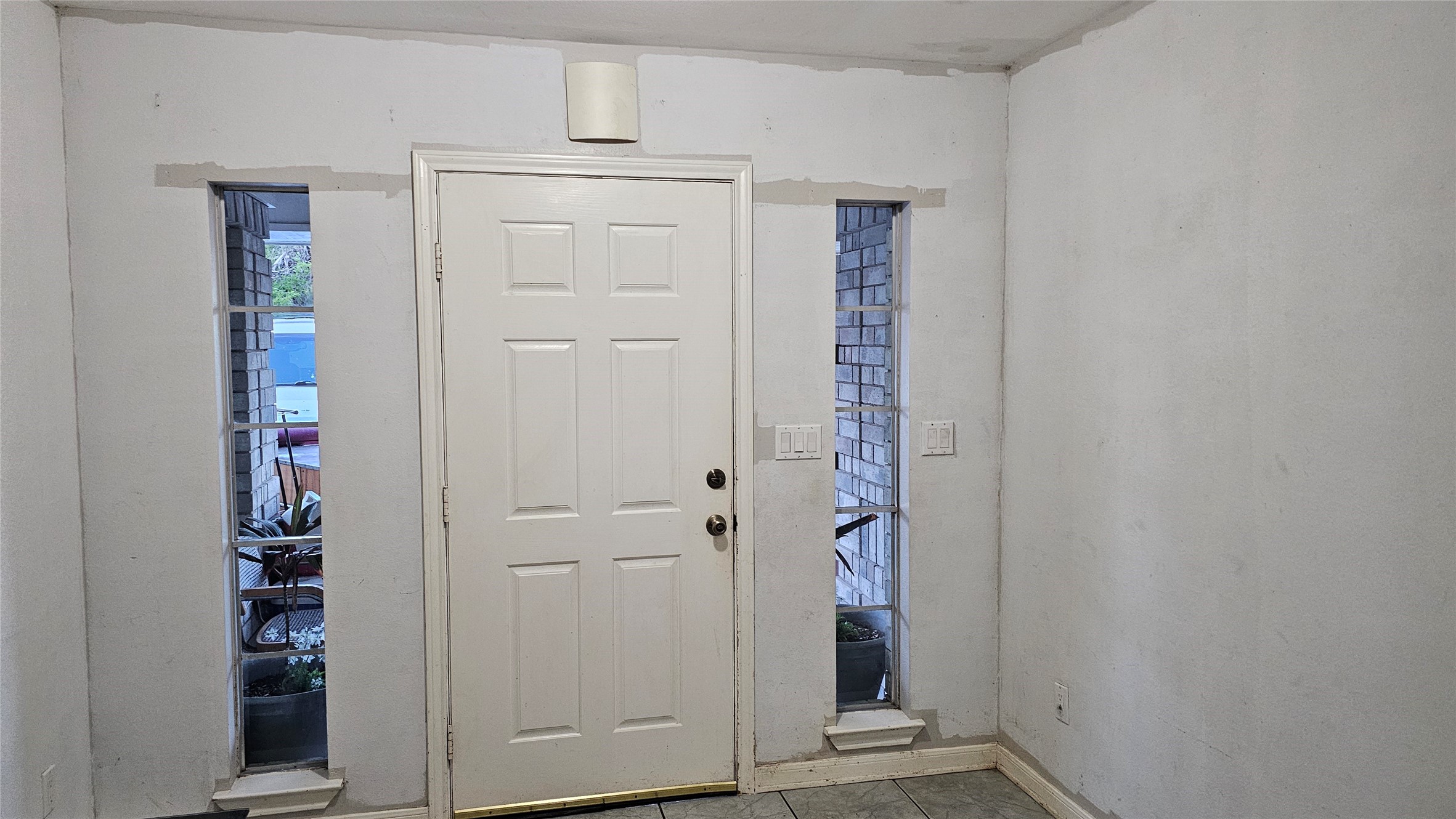1525 Calvit Street Property Photo 8