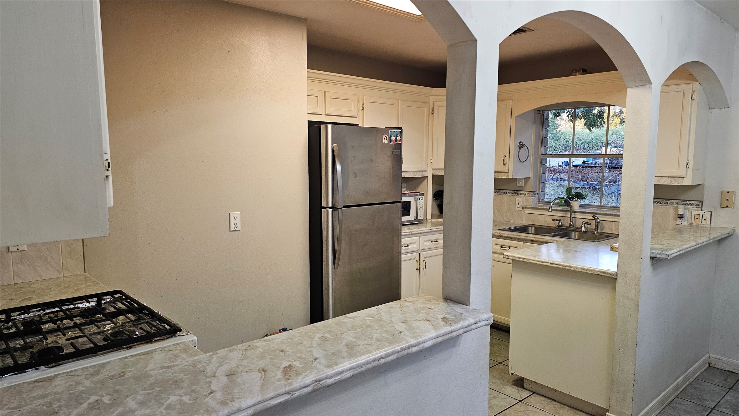 1525 Calvit Street Property Photo 9