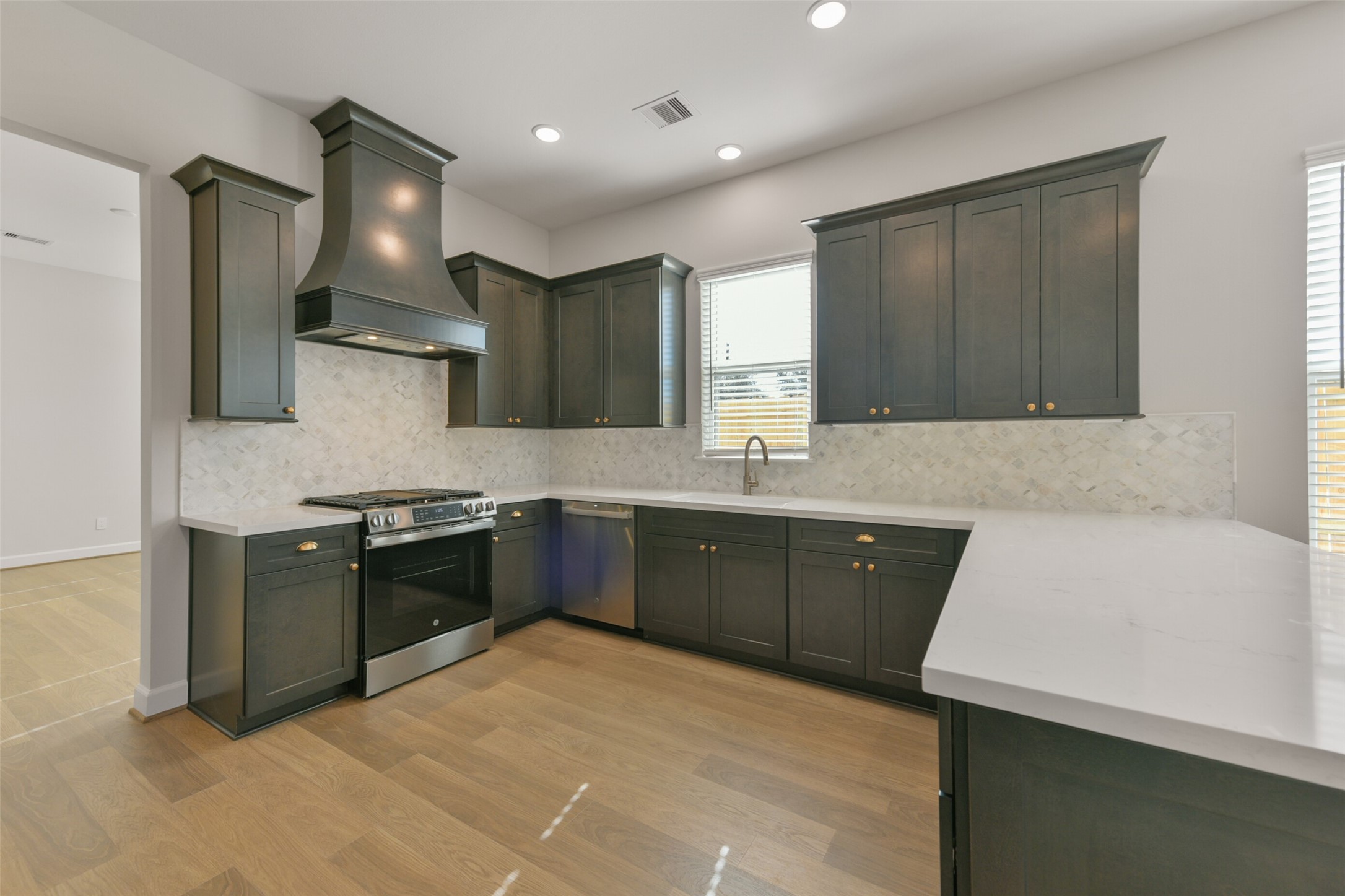 2515 S Houston Avenue Property Photo 11