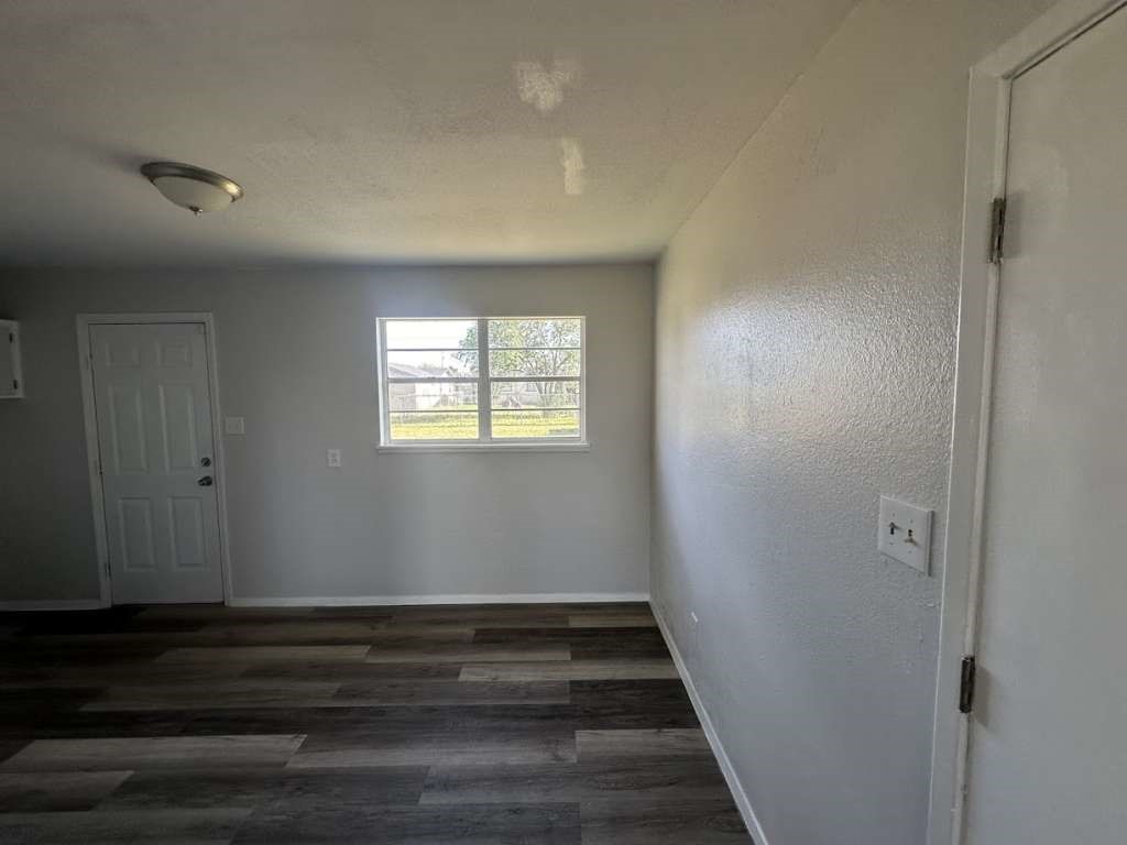 2424 E 28th Street Property Photo 3