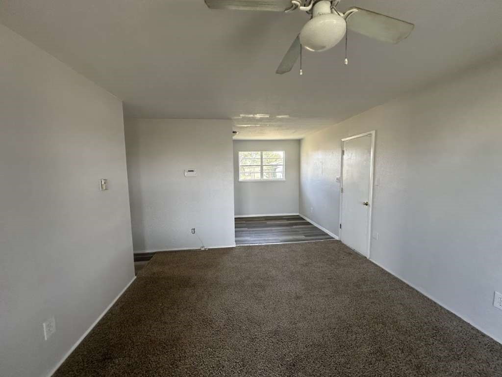 2424 E 28th Street Property Photo 4