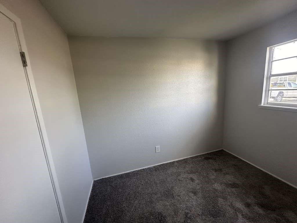 2424 E 28th Street Property Photo 8