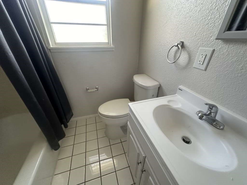 2424 E 28th Street Property Photo 10