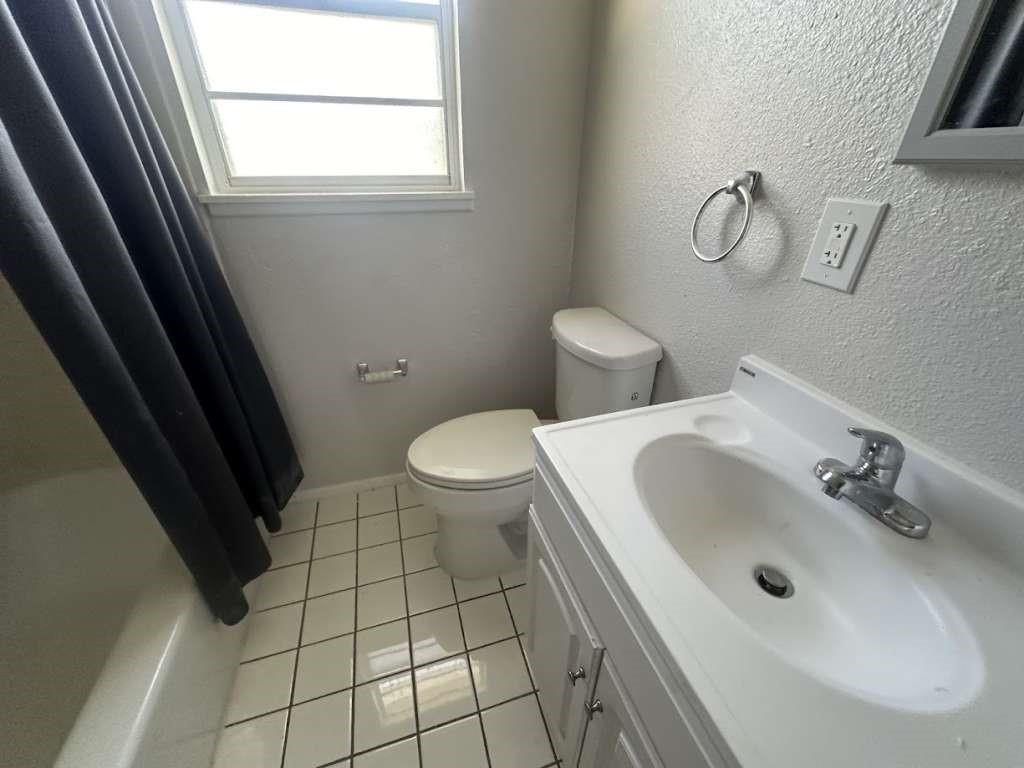2424 E 28th Street Property Photo 10