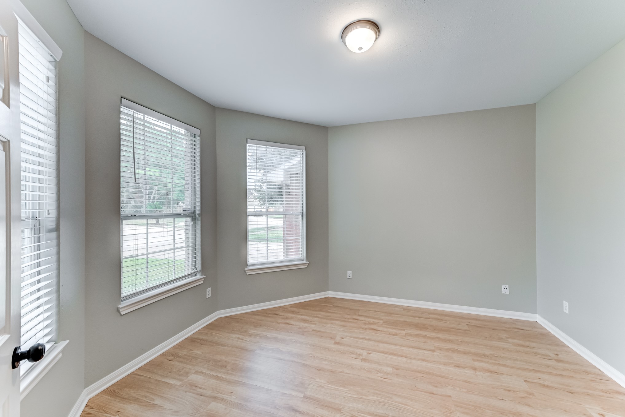 10715 Glenda Kay Drive Property Photo 8