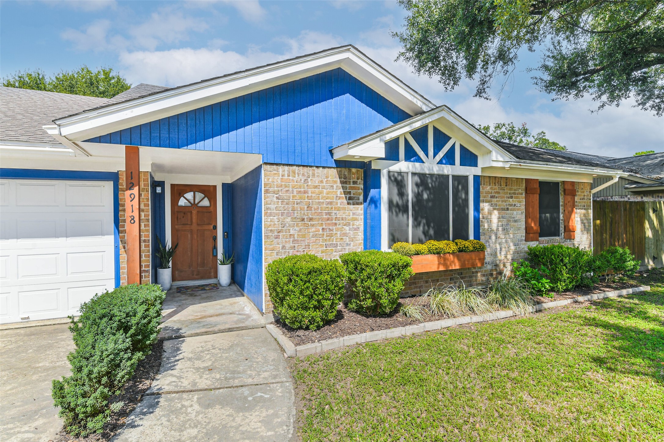 12918 Foxburo Drive Property Photo 3
