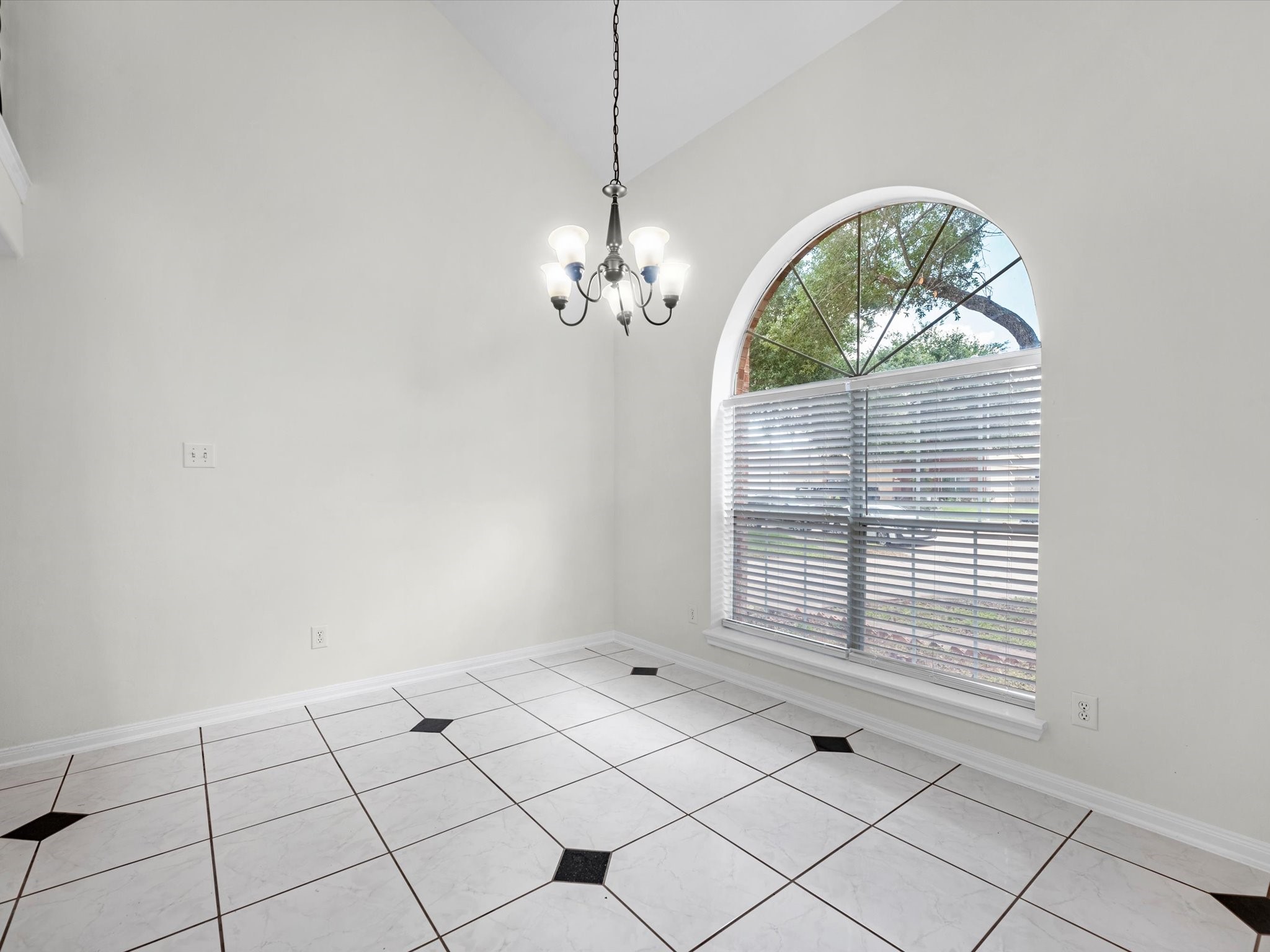 15118 Gaines Meadow Court Property Photo 7