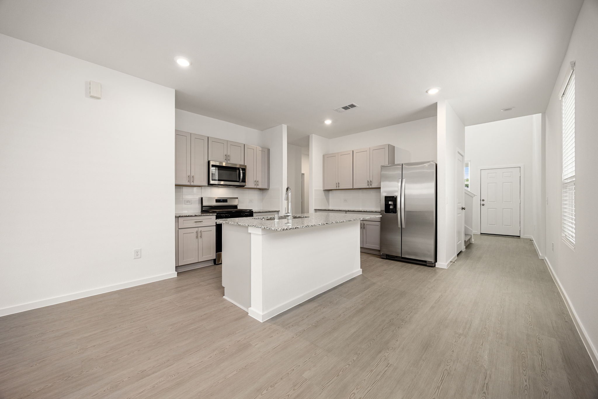 26270 Arrowleaf Property Photo 7