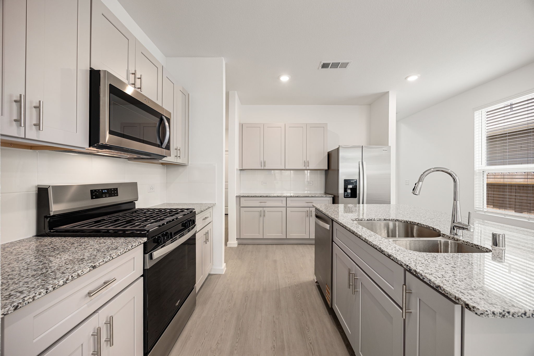 26270 Arrowleaf Property Photo 8