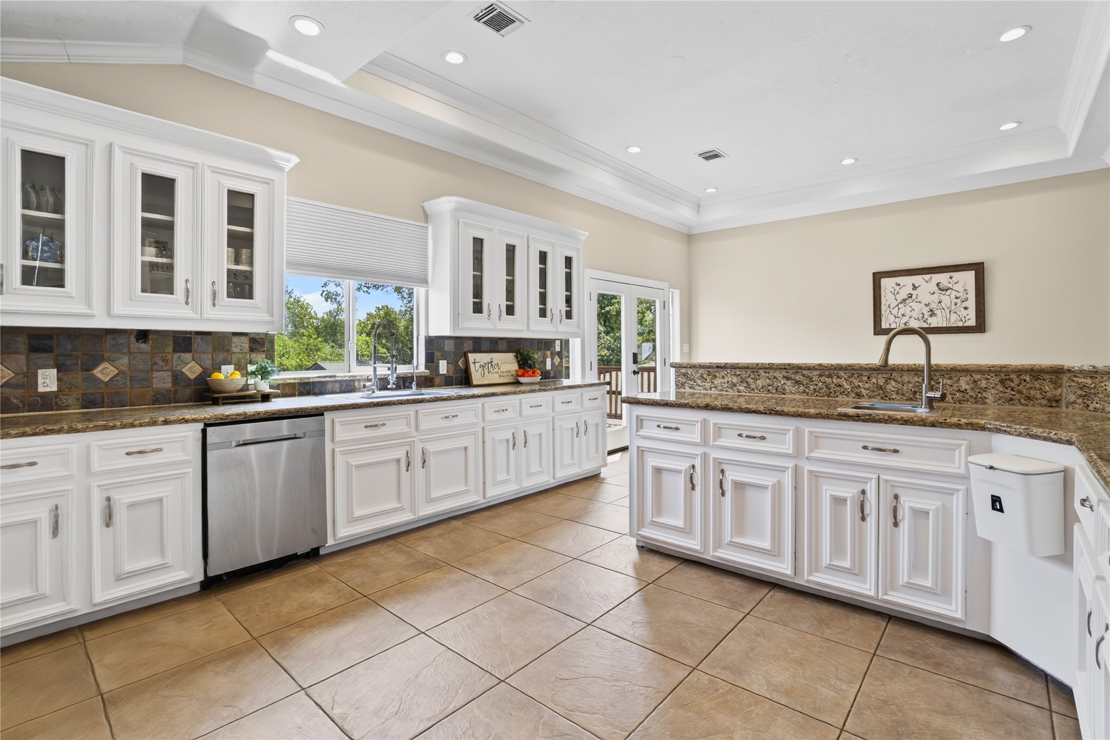 2112 Peppermill Road Property Photo 4
