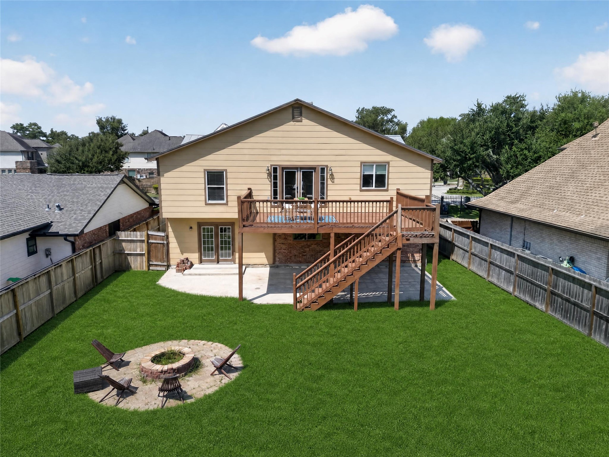 2112 Peppermill Road Property Photo 6