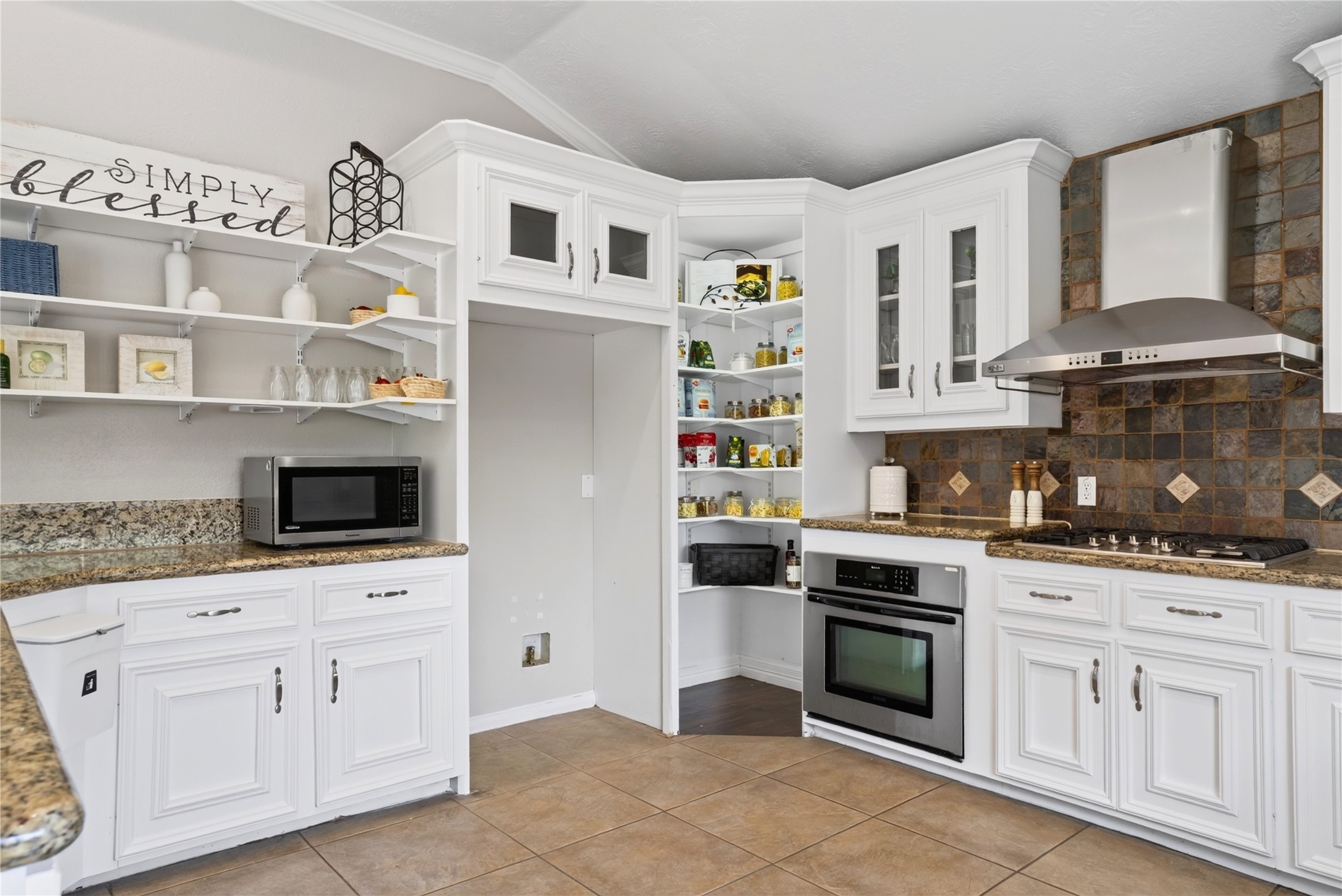 2112 Peppermill Road Property Photo 11