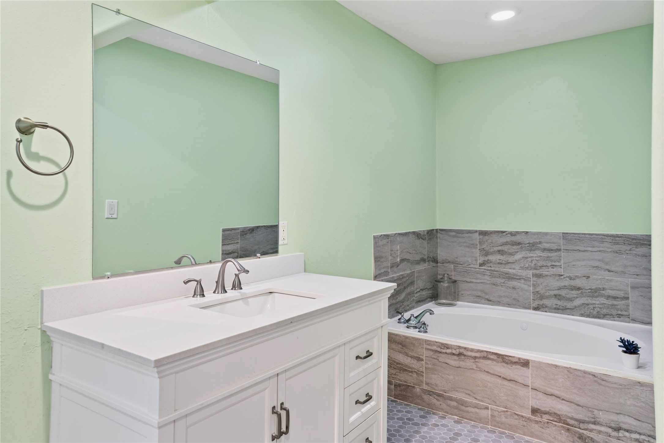 2112 Peppermill Road Property Photo 29