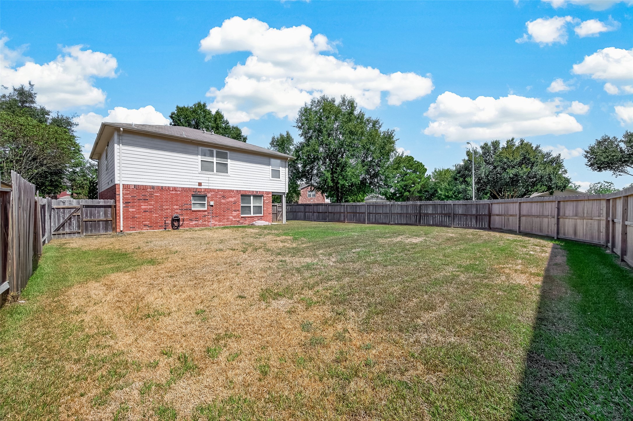 11807 S Brenton Knoll Drive Property Photo 2
