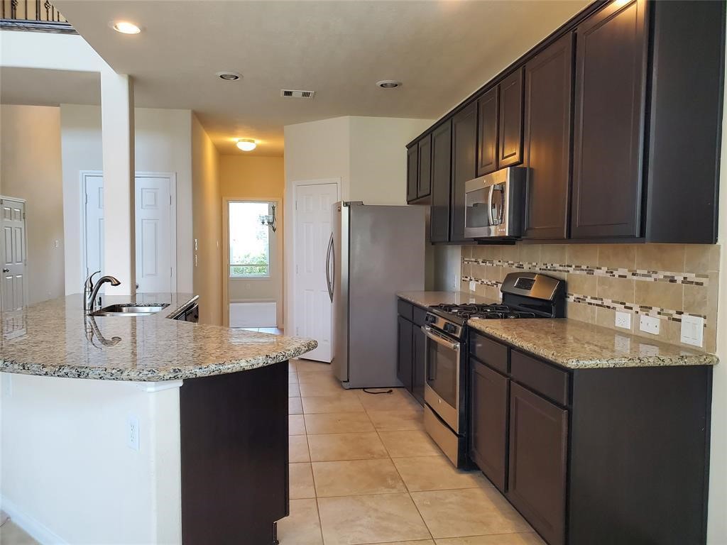 26715 Gladestone Ridge Court Property Photo 2