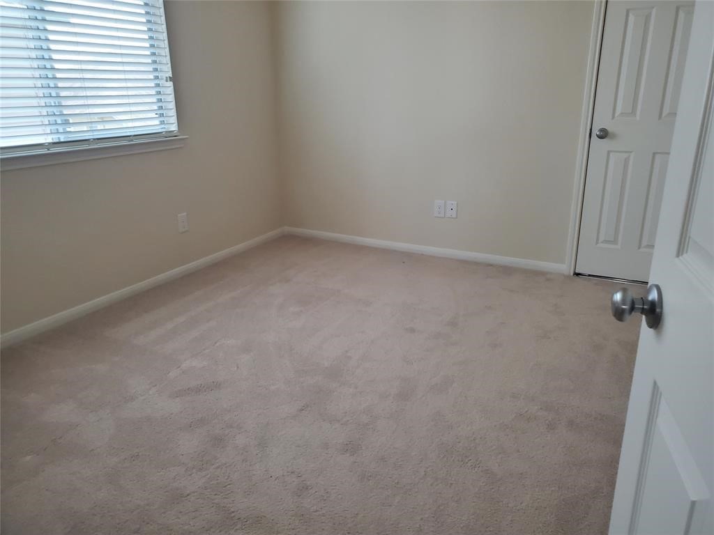 26715 Gladestone Ridge Court Property Photo 13