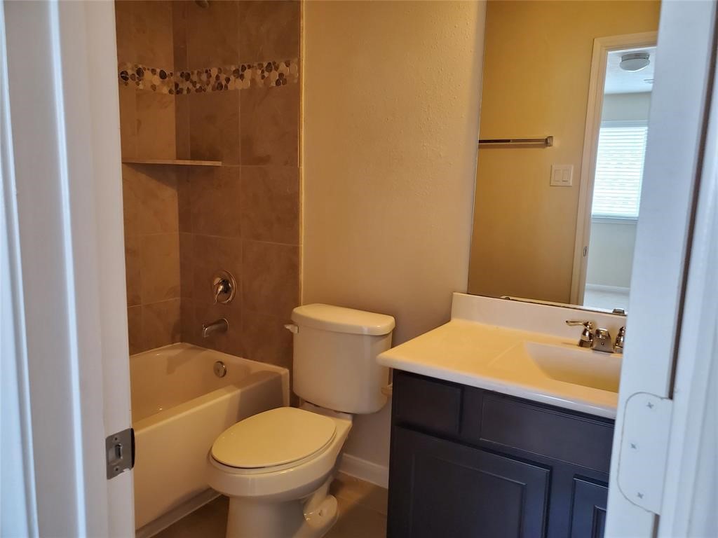 26715 Gladestone Ridge Court Property Photo 19
