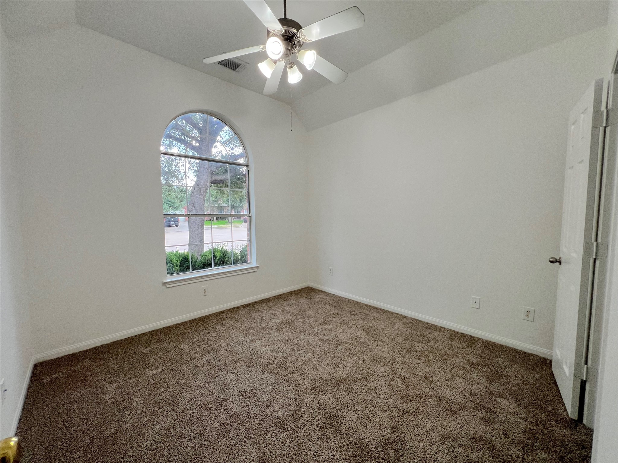 17215 Fernchase Court Property Photo 5