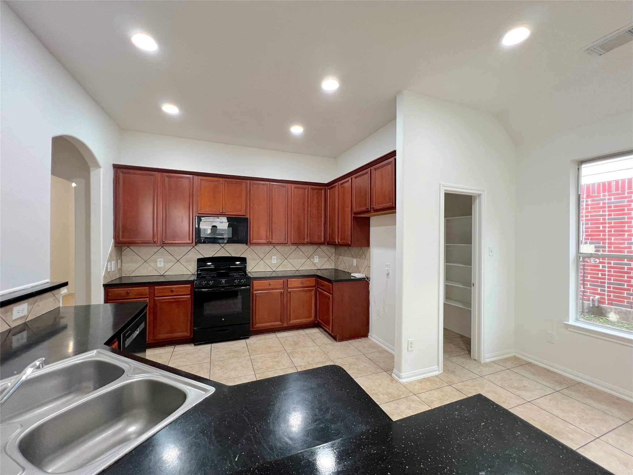17215 Fernchase Court Property Photo 9