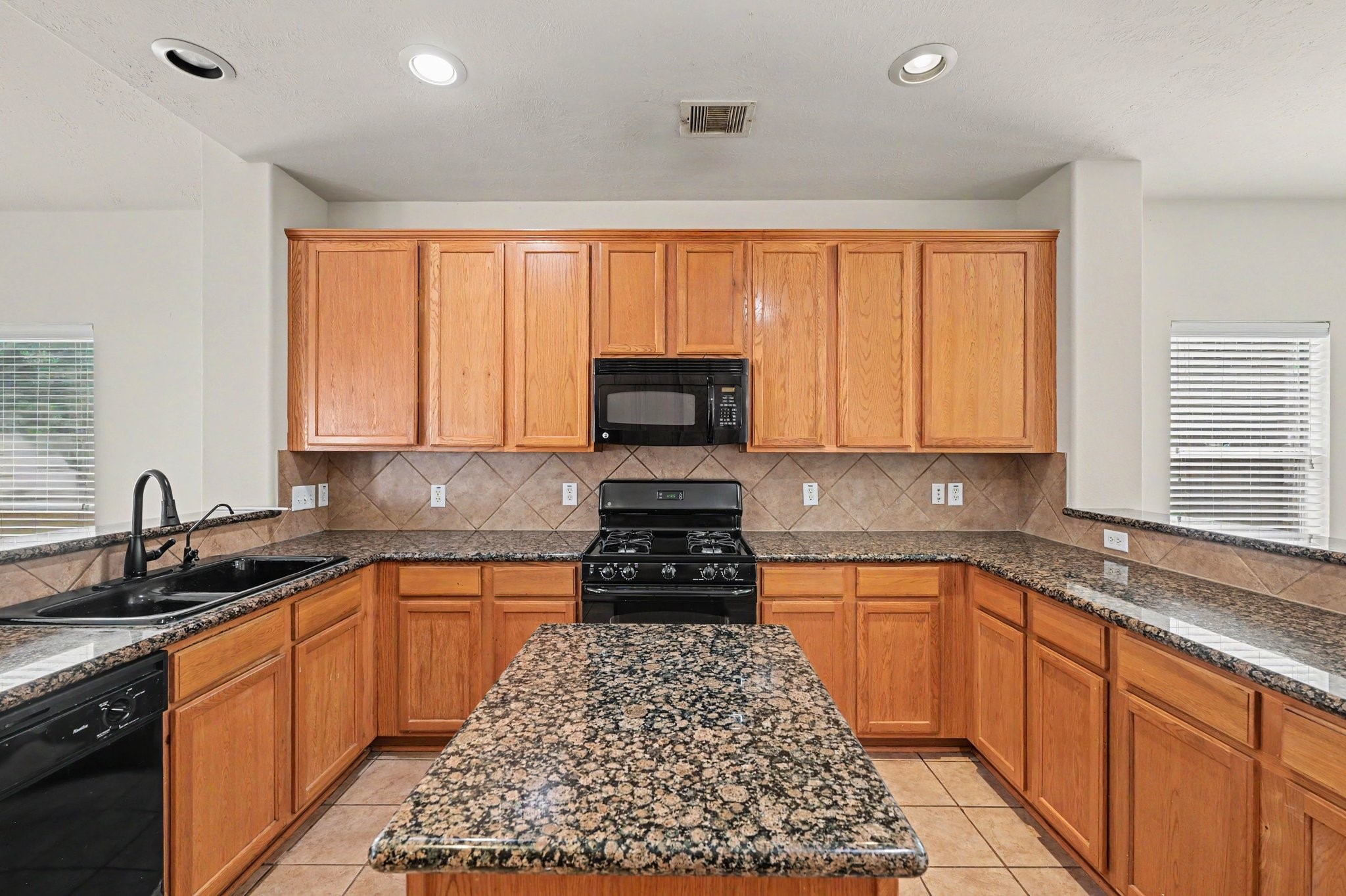 21106 Granite Trail Lane Property Photo 11