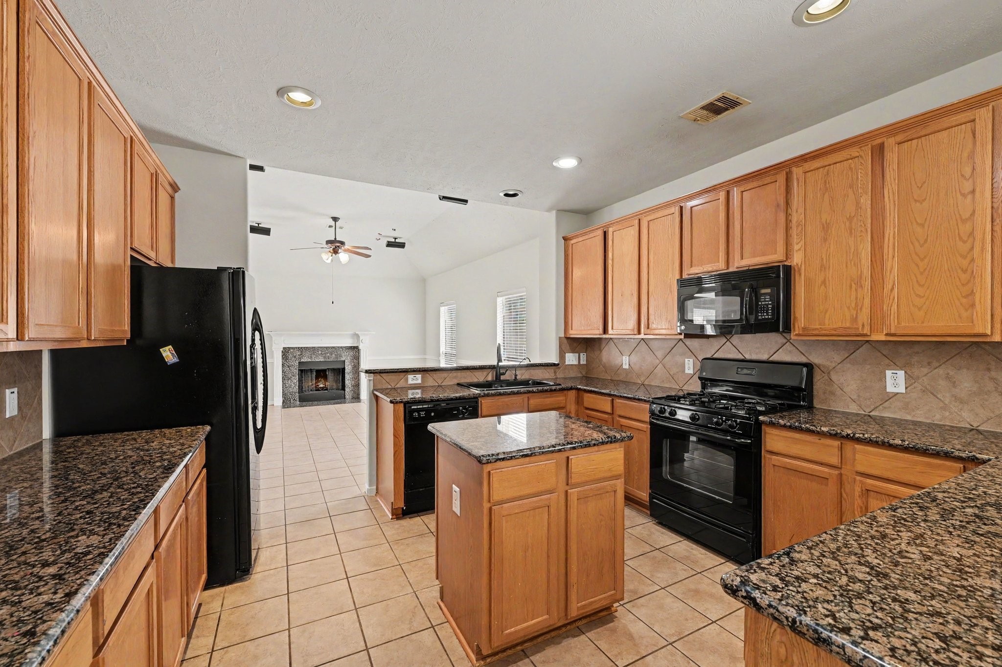 21106 Granite Trail Lane Property Photo 12