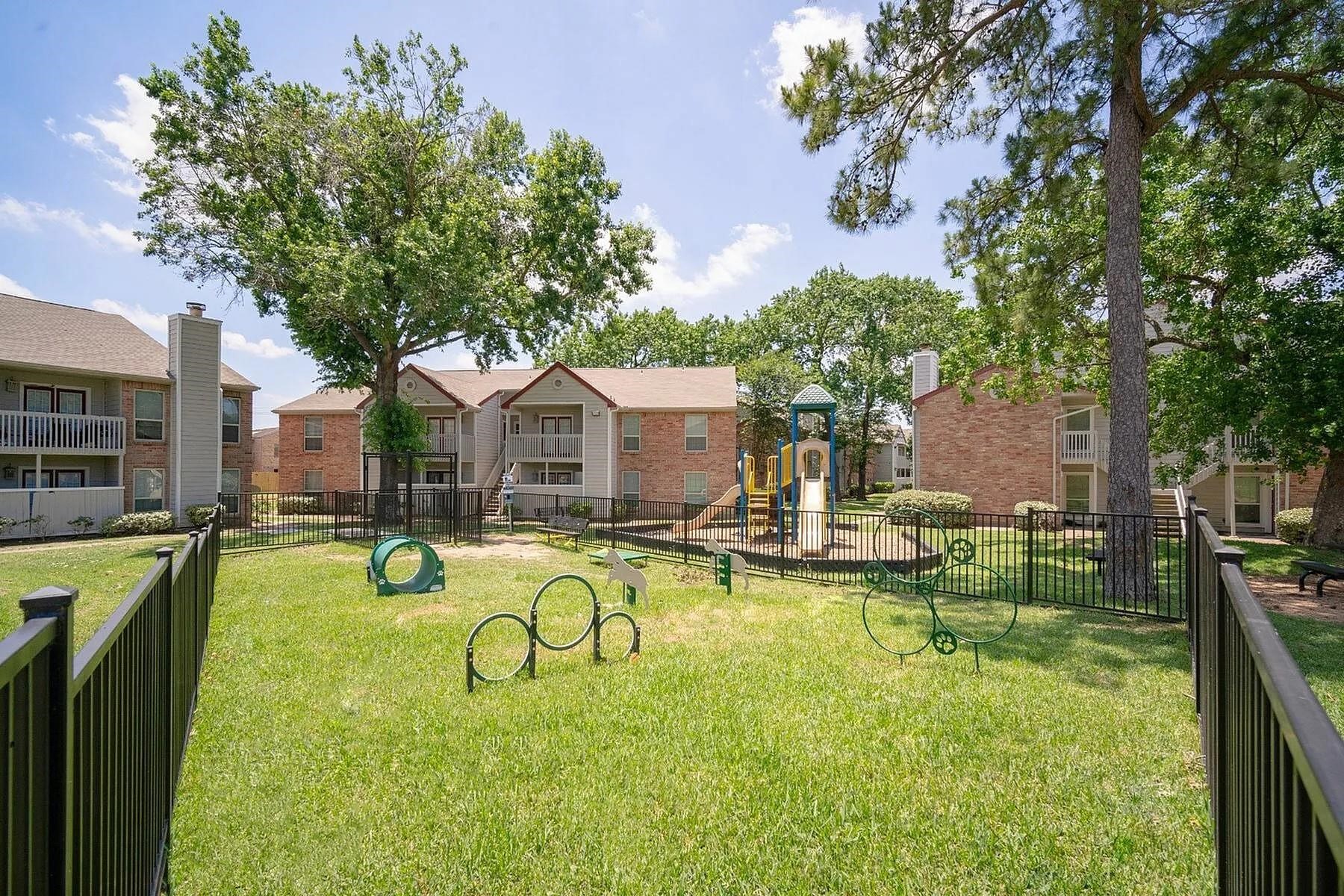 12800 Woodforest Boulevard N0302 Property Photo 2