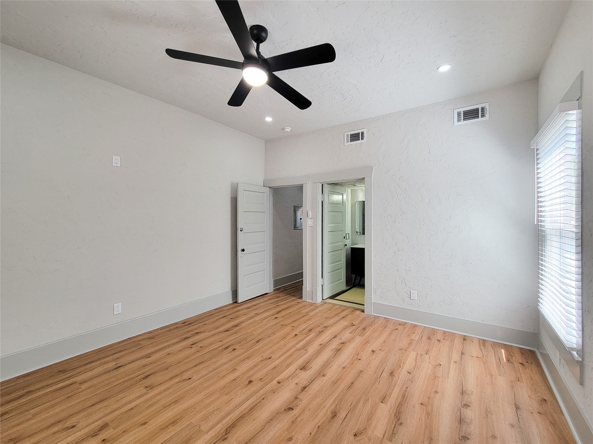1847 Harvard 4 Property Photo 23