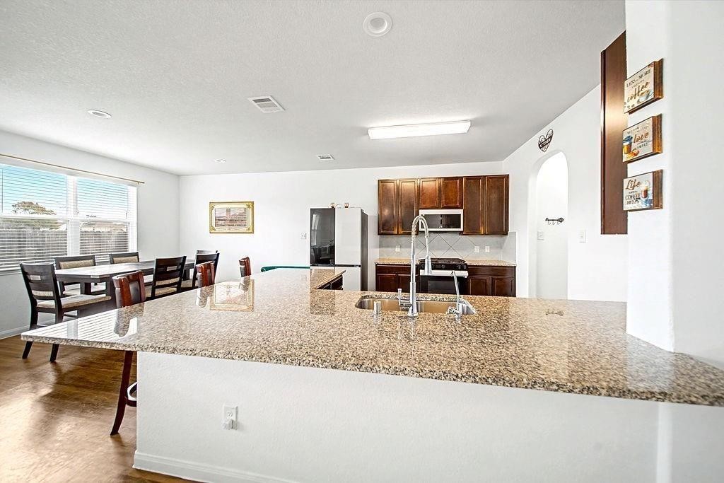 5742 Adelaide River Drive Property Photo 7